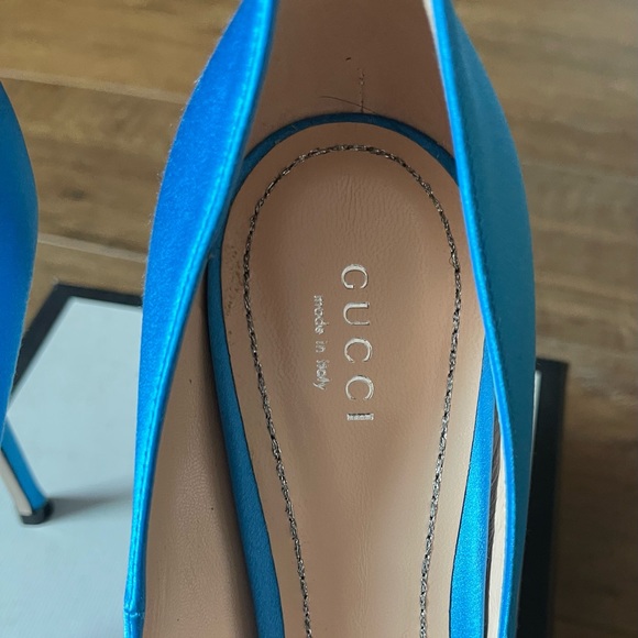 GUCCI-AUTHENTIC (NWT) Blue Satin Heels - Picture 4 of 15
